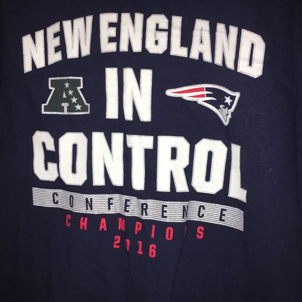 NEW ENGLAND PATRIOTS NAVY BLUE GRAPHIC T-SHIRT - Image 3