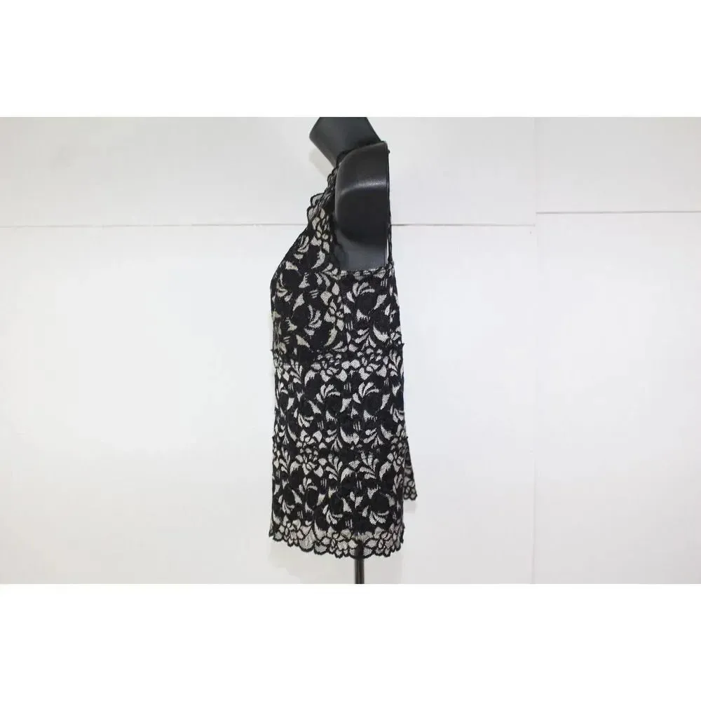 White Black House Market ladies crop top size M - Image 5