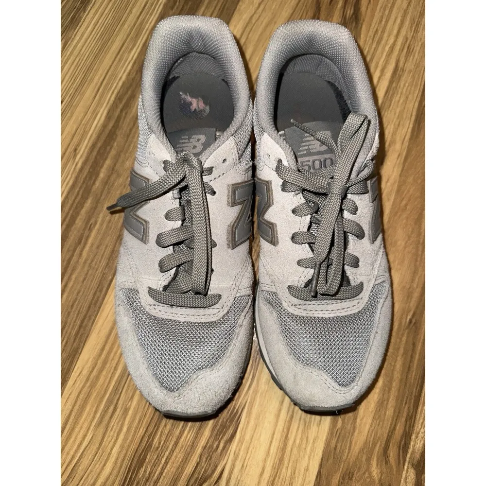 New Balance Shoes Womens 8.5 Lace Up Low Top Running Sneakers GW500SG Grey Suede - Image 2