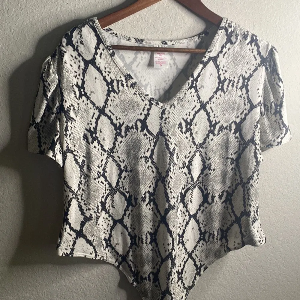 NWT Animal Snake print V neck Short Sleeve Bodysuit Junior’s XXXL  (21) - Image 5
