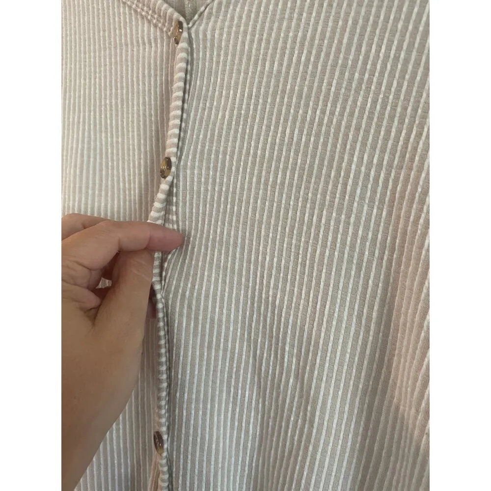 French Laundry  size Large tie front short sleeve shirt. - Image 8