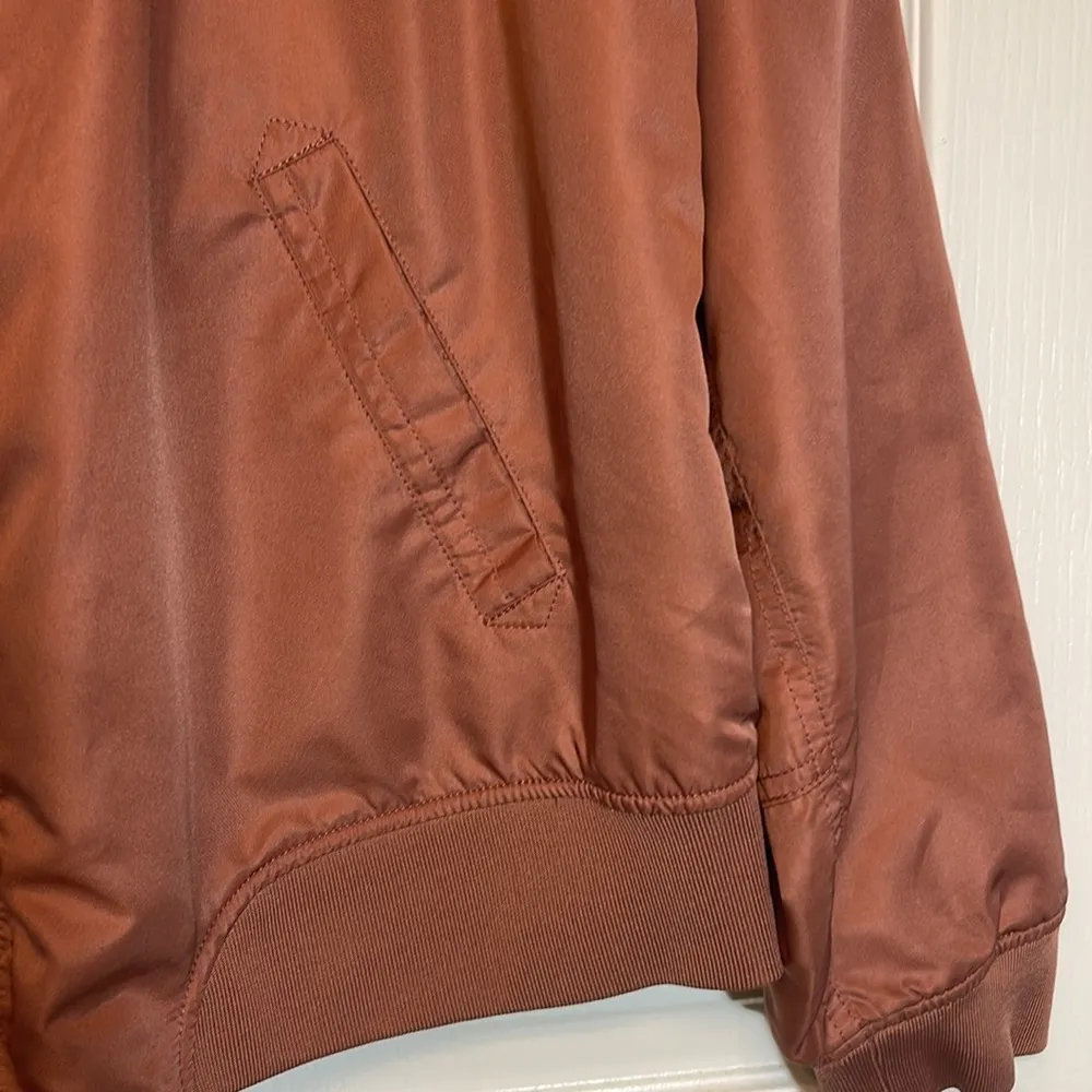 Forever 21 Plus Satin Bomber Jacket (Rose Gold/Burnt Orange Color) Size 2XL GUC - Image 2