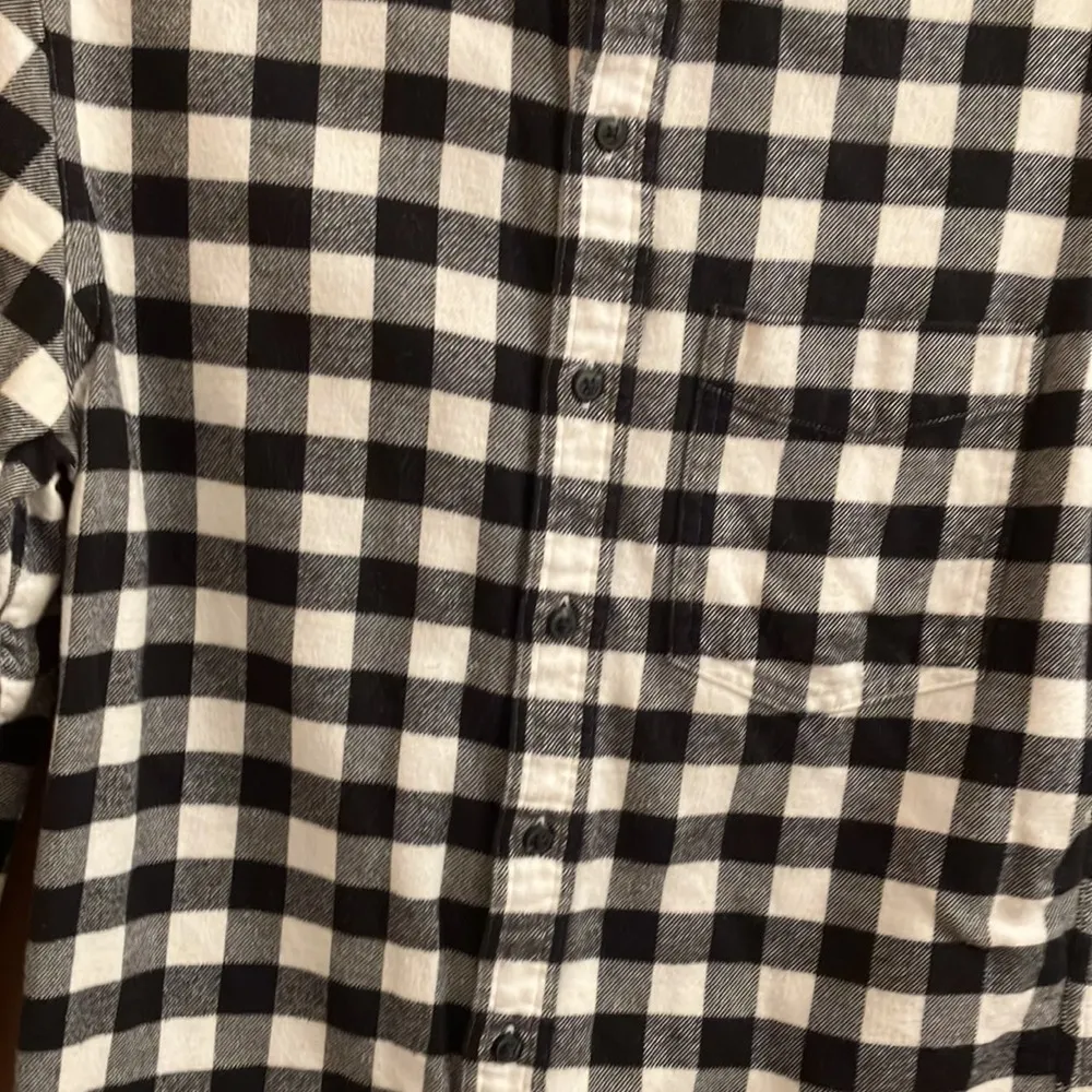 Amazon essentials black and white checker board flannel shirt slim fit Size XS - Image 3