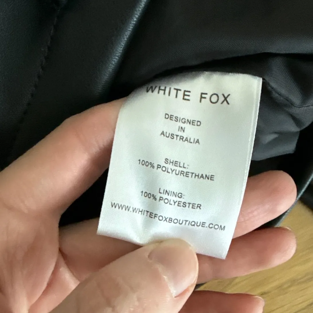 White Fox Biker Jacket Faux leather Seal The Deal Size M/L Black - Image 3