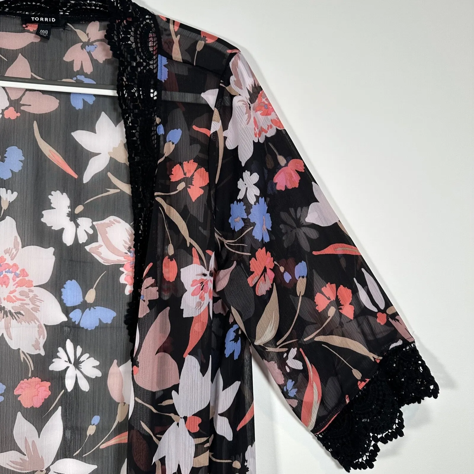Torrid Floral Kimono Duster Women's 00/0 M/L Black Floral Lace Trim Long Open - Image 4