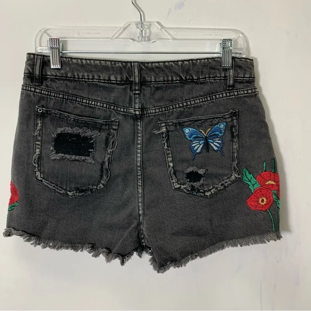 Black denim high waisted shorts with flower embroidery and hummingbird butterfly - Image 2