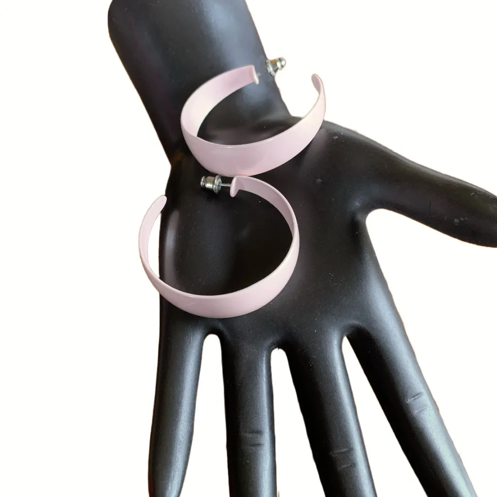 VINTAGE 1980'S LIGHT PEACH PEARLIZED HOOP EARRINGS Pink - Image 6