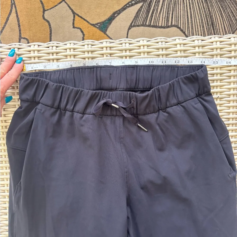 Lululemon‎ On The Fly Crop 23” black Pants 6 athleisure yoga workout streetwear - Image 7