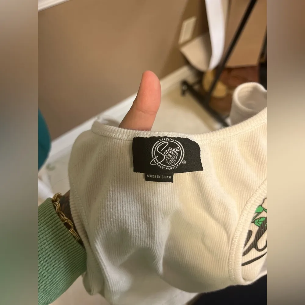 Selena Quintanilla Official Cropped Muscle Shirt Iconic Tejano Queen Graphic Tee - Image 8