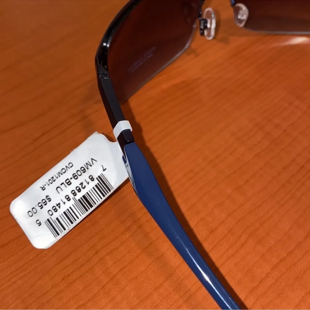 NWT Vince Camuto blue tint Shades - Image 3