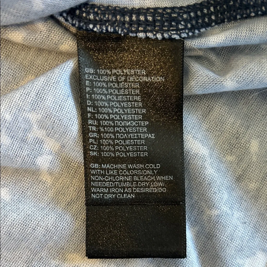 The North Face 2-Patterned Long Sleeve Tees Size Small GUC - Image 5