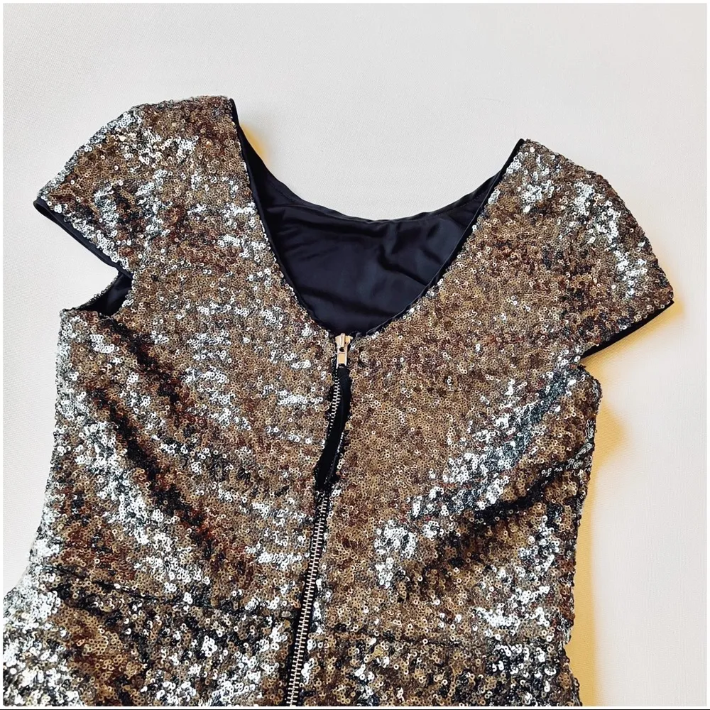 Gianni Bini Sequin Peplum Top - Image 6