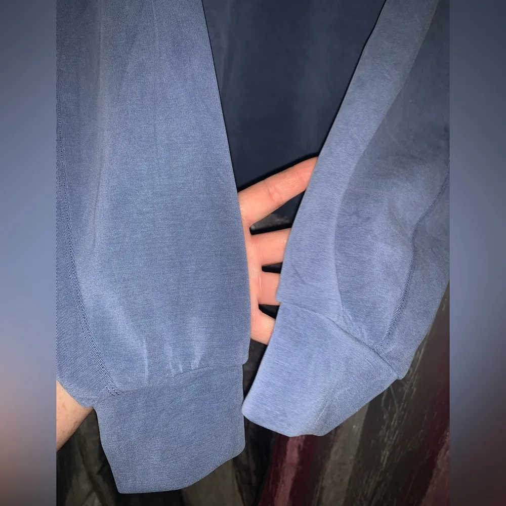 NWOTs Softstreme Perfectly Oversized Cropped Crew size 6 - Image 4