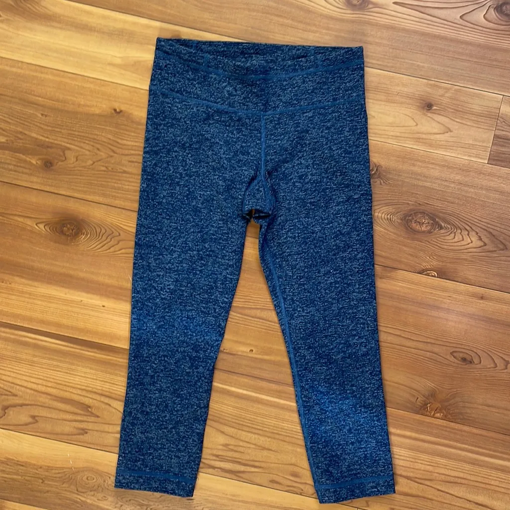 Under Armour All Season Gear Women’s Athletic Capri Leggings XS Activewear Blue - Image 2