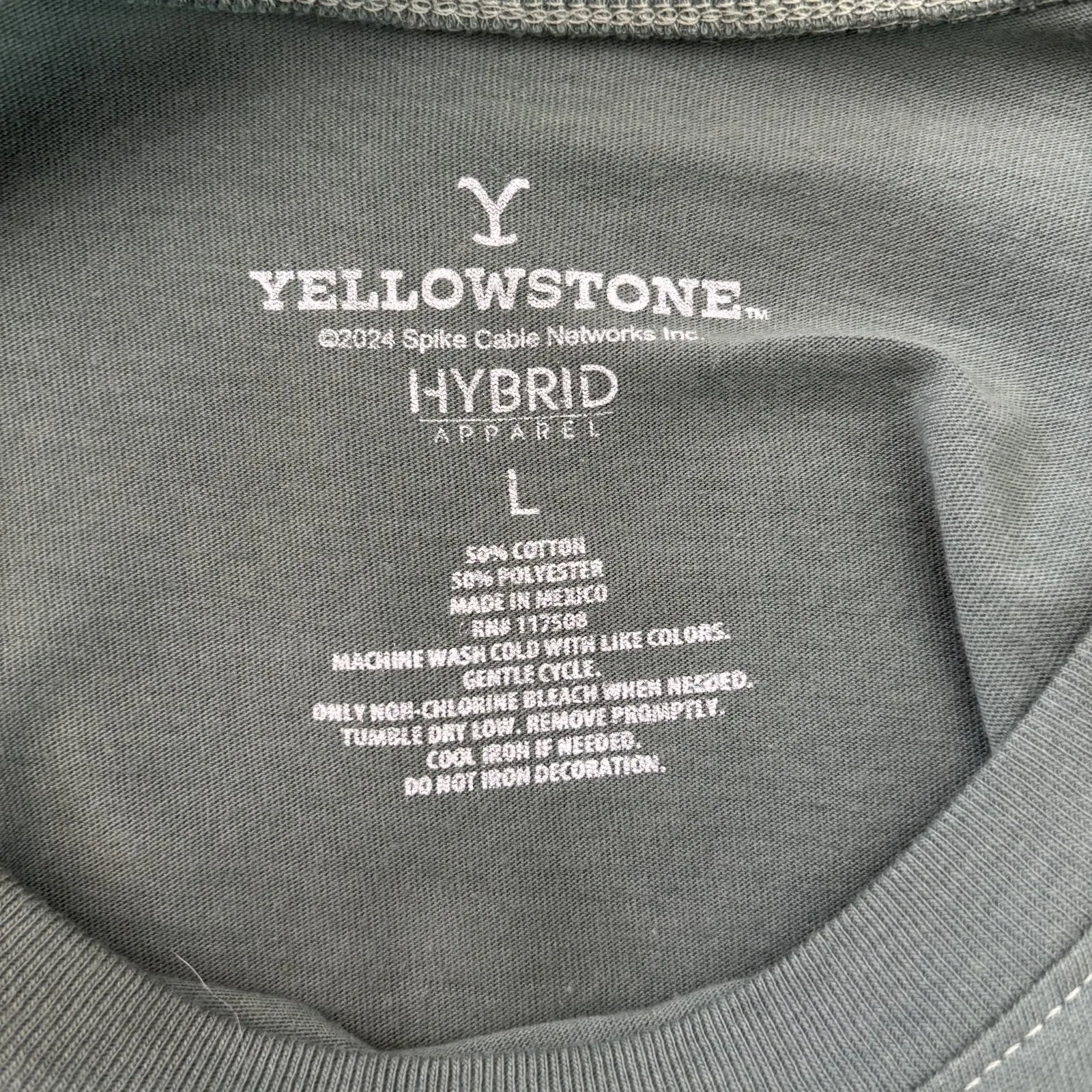 Yellowstone T-Shirt Dutton Ranch Montana Womens Large Green Graphic Tee Casual L - Image 5