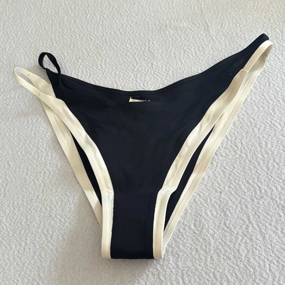 L*Space Billie Bitsy Bikini Bottom. size Large, $92 - Image 9