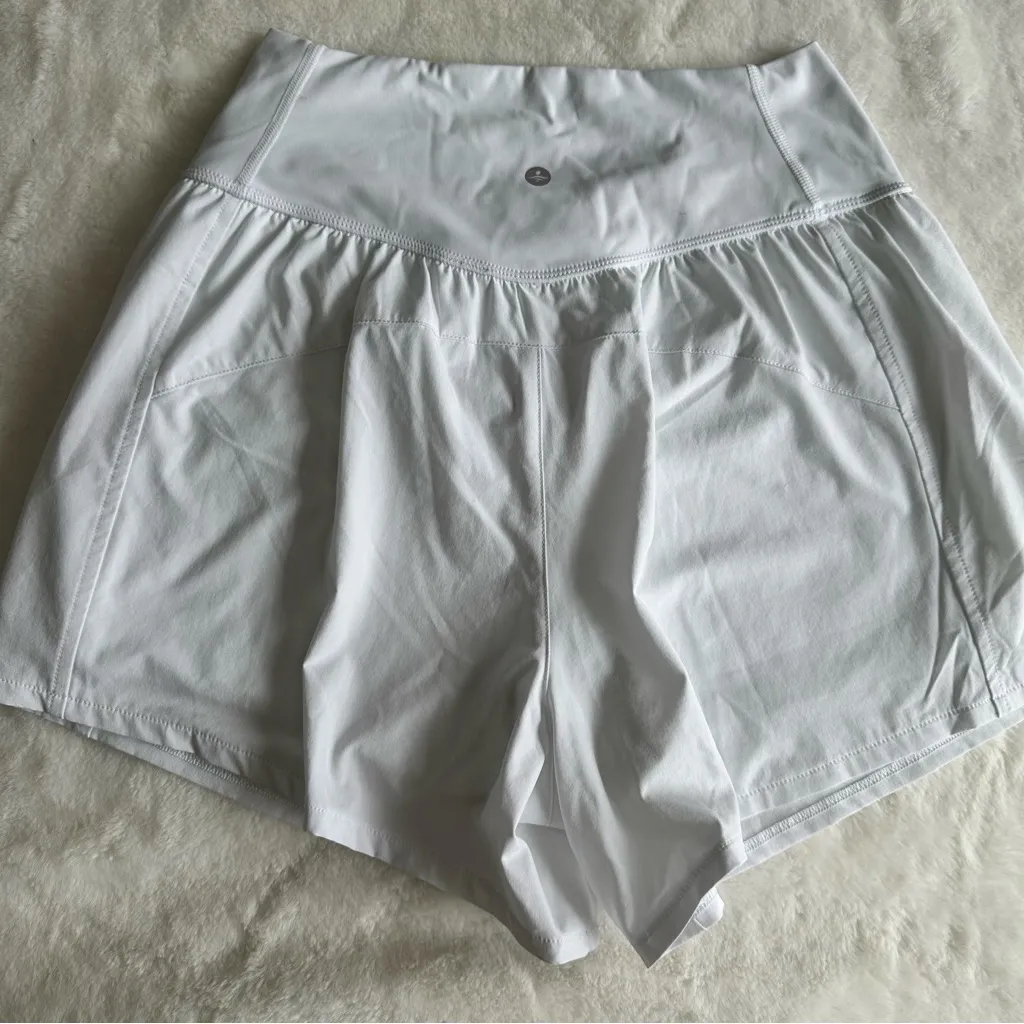 Halara Breezeful High Waisted Crossover Shorts 4” Size Medium White - Image 4