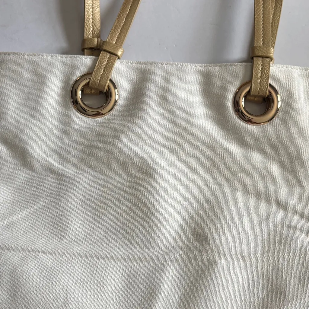 SIGNATURE DESIGN BRAND..GOLD PINEAPPLE FAUX LEATHER DESIGN TOTE BAG Tan - Image 4