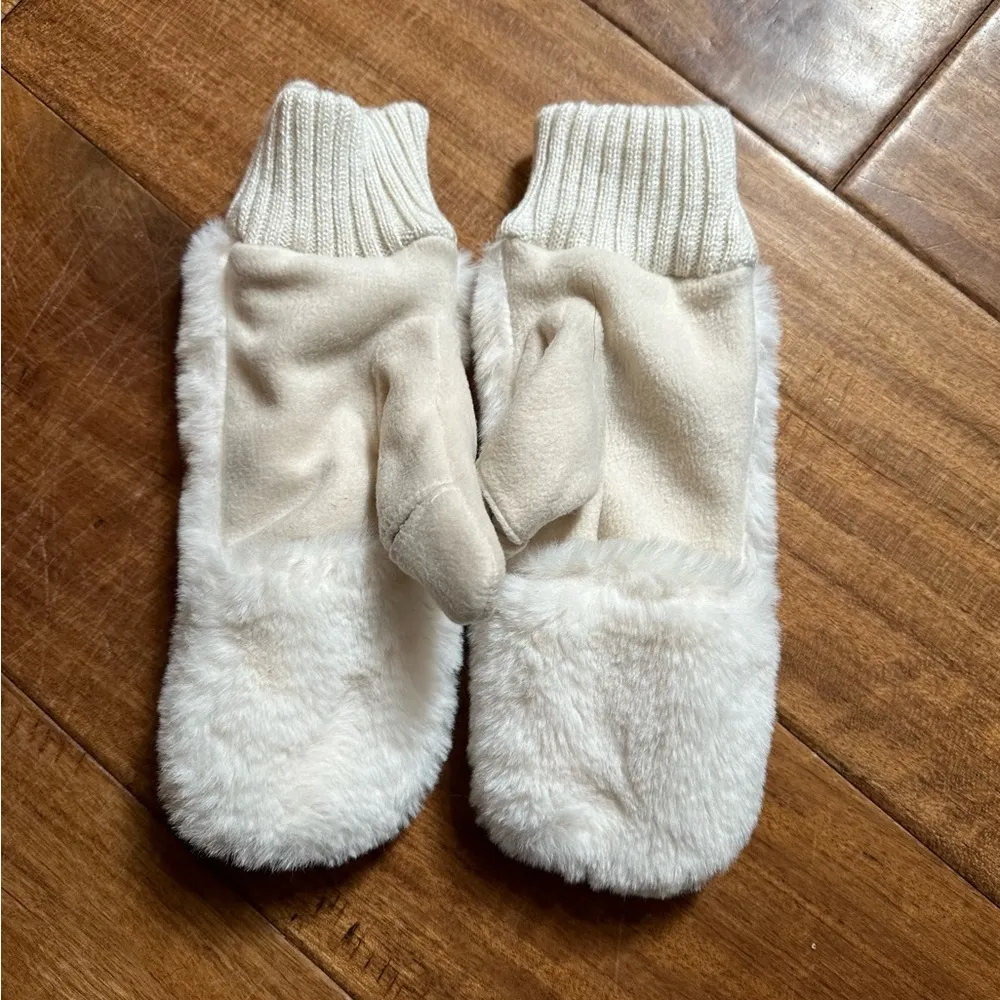 American Eagle Women’s White Fluffy Mittens - Image 2