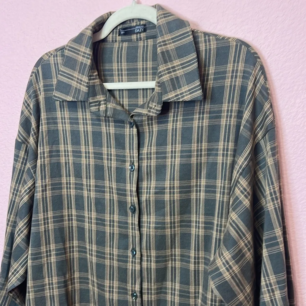 Dazy Women’s Plaid Button Down Shirt. Size L Green Size L - Image 2