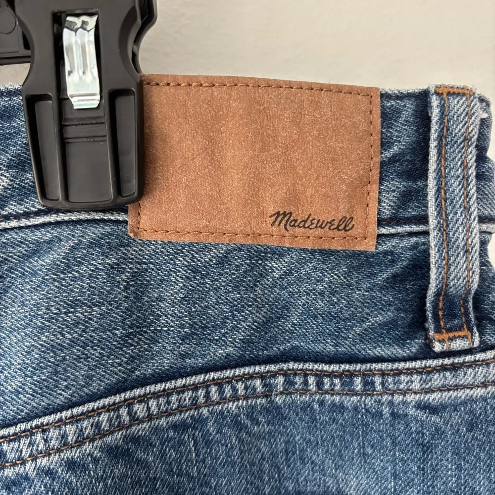 Madewell The Darted Barrel- Leg Jean 33T Plus Size Wide Leg Medium Wash Denim - Image 8