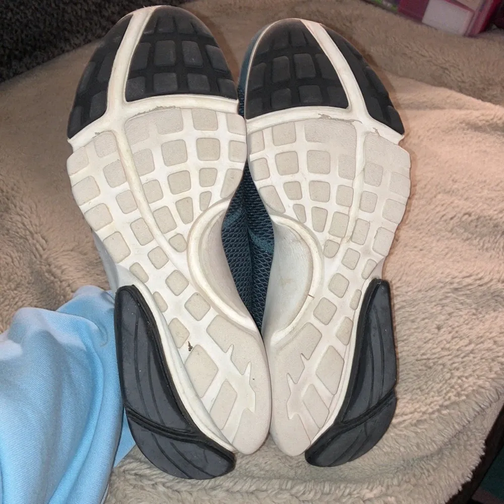 🧜‍♀️ Nike Presto Fly SE Athletic Sneaker, size 8 - Image 6