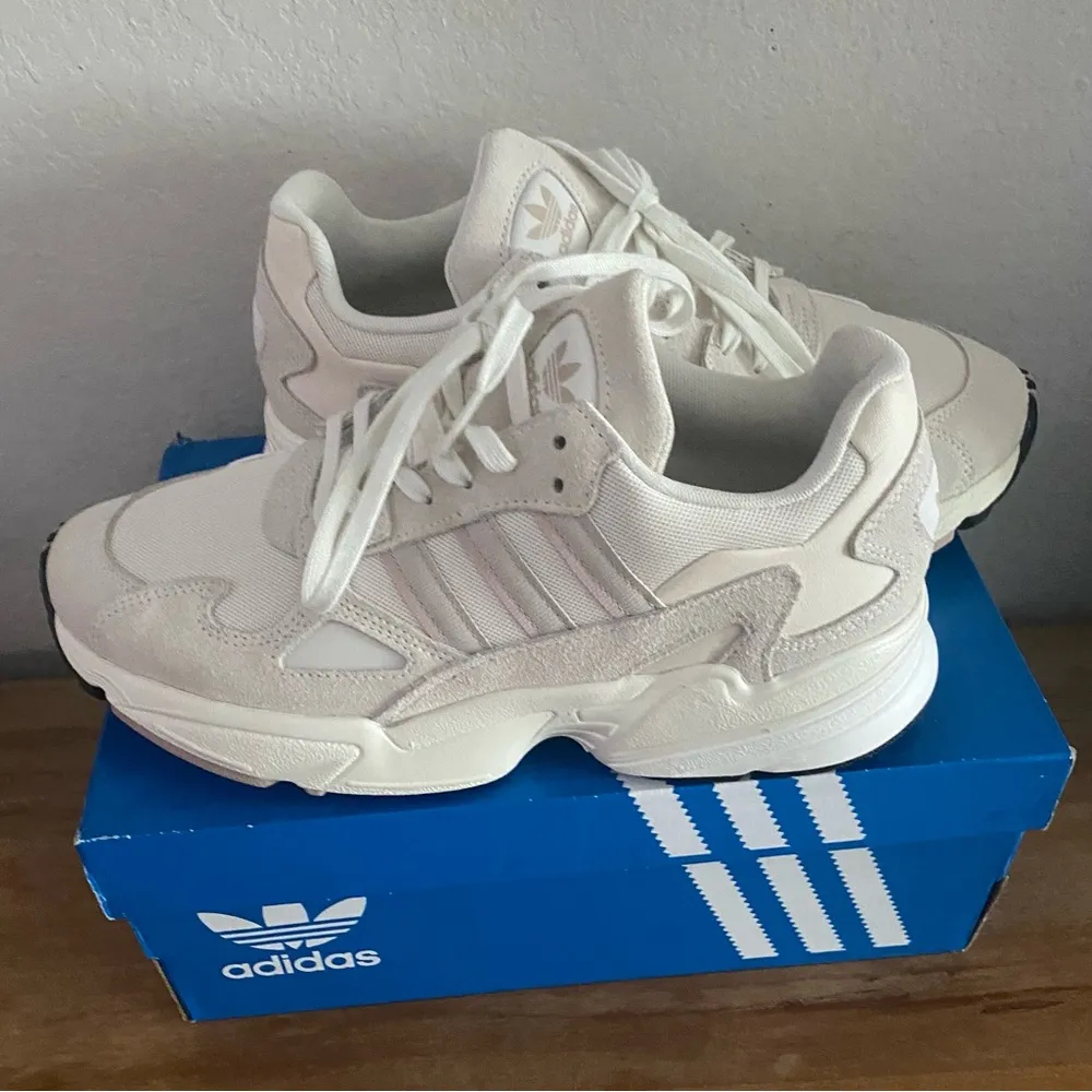 Adidas Originals Women Falcon Off White Beige Chunky Sneakers Athletic Size 9 - Image 2