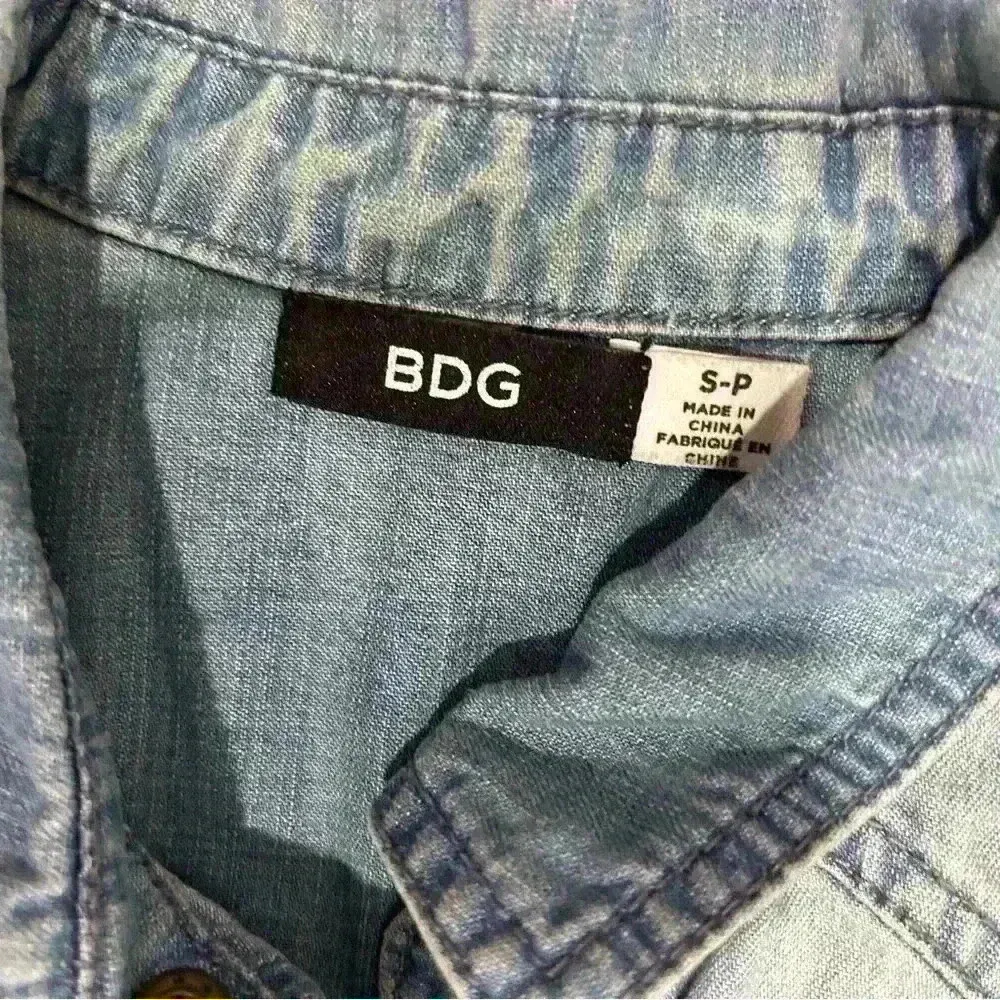 BDG Urban Outfitters Cotton Denim Long Sleeve Snap Down Shirt Pockets Size S - Image 2