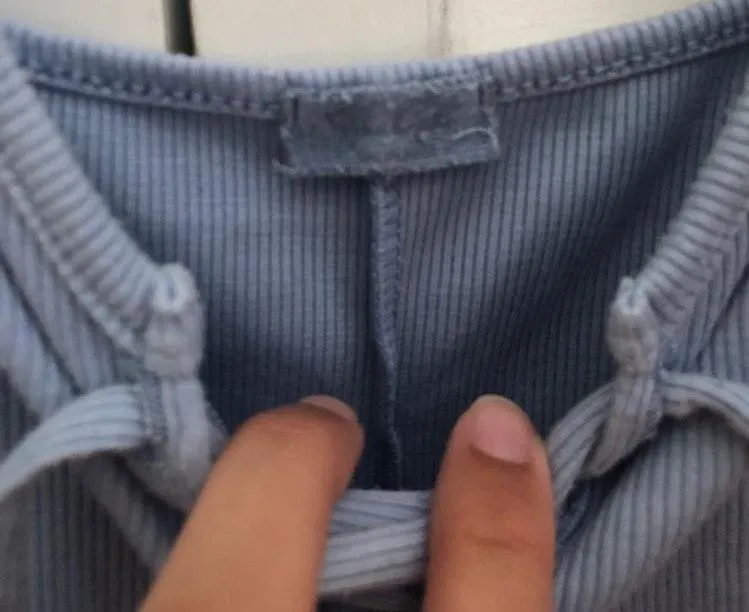 Brandy Melville Tie Up Front Crop Top - Image 3