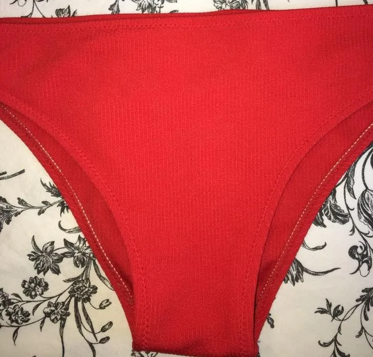 Zaful Red Ribbed Bandeau Bikini - Image 4