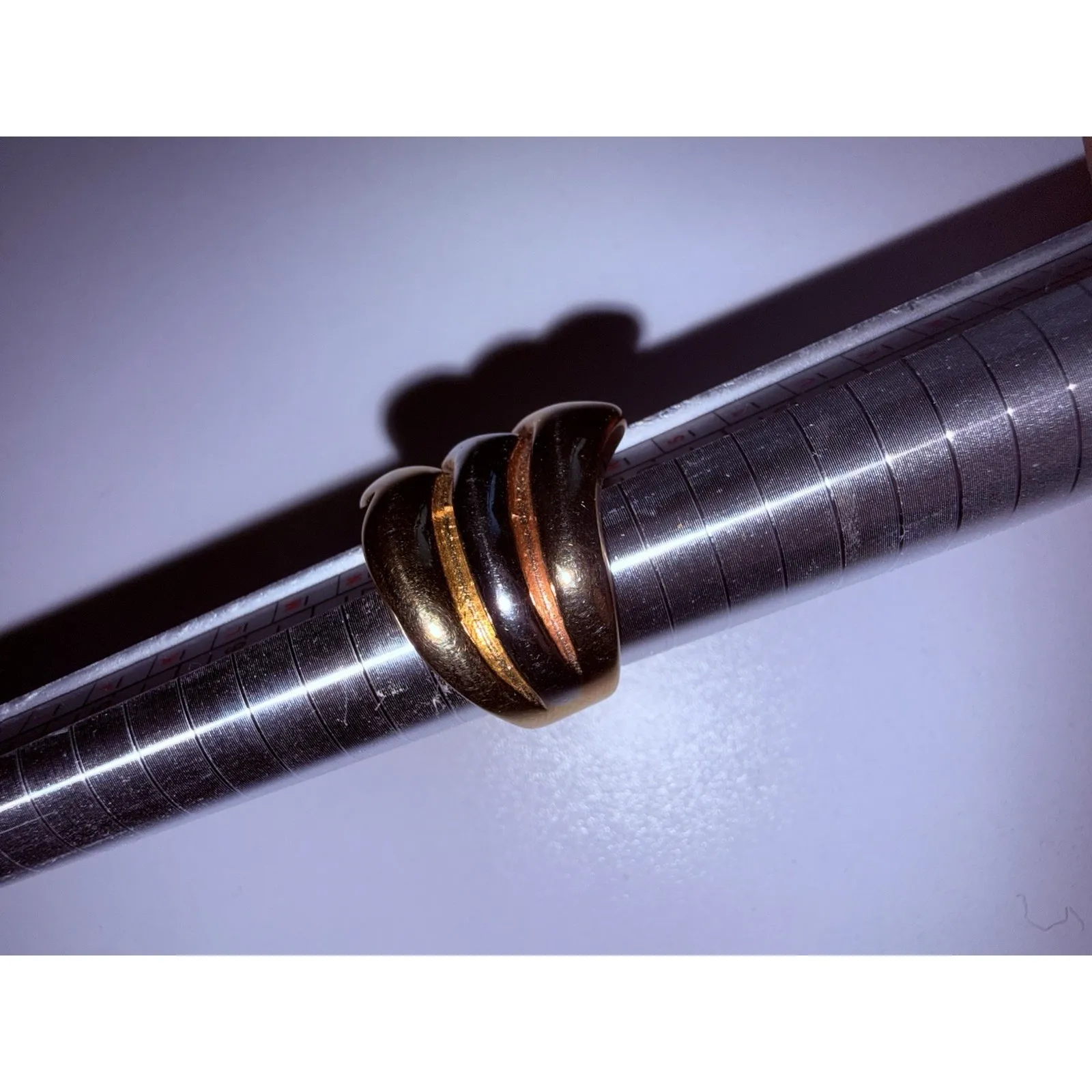 Vintage Chunky 18K GE Gold Plated Two Tone V Style Ring Sz 8 - Image 2