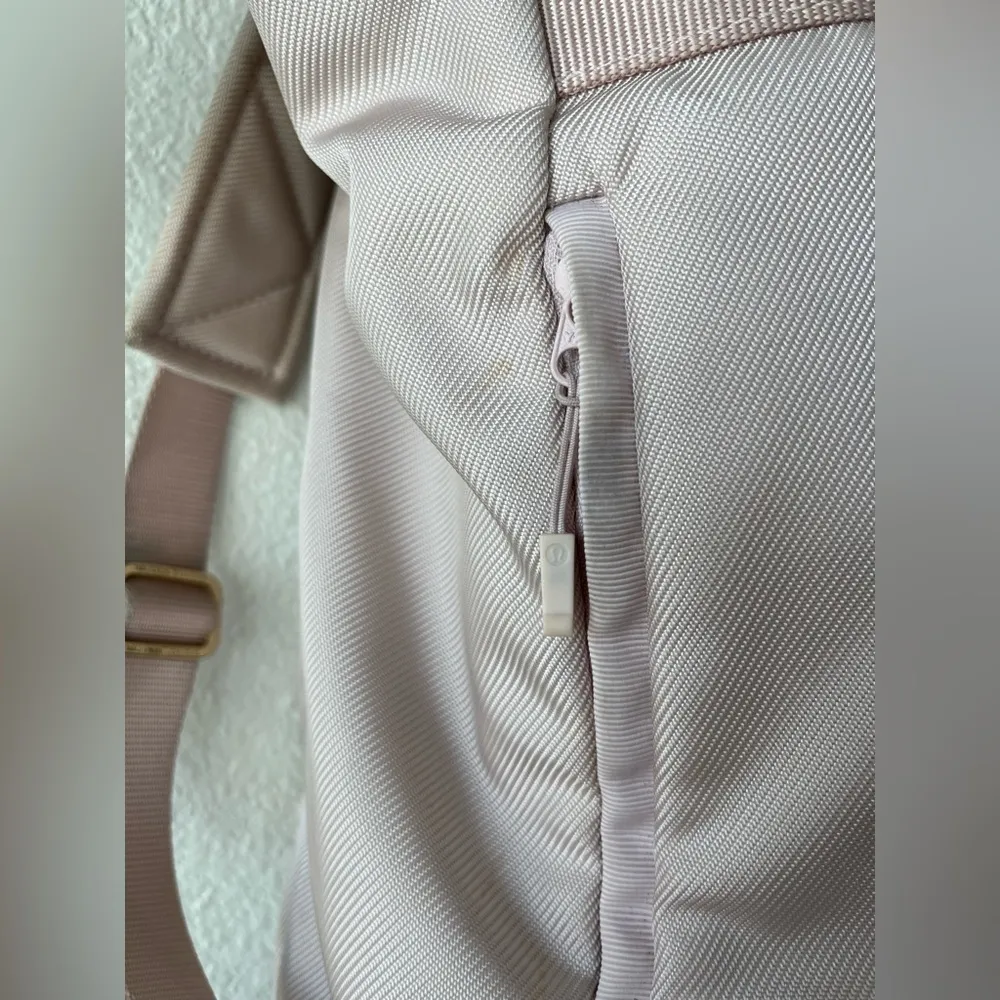 Lululemon  City Adventurer Convertible Backpack 15L - Image 8