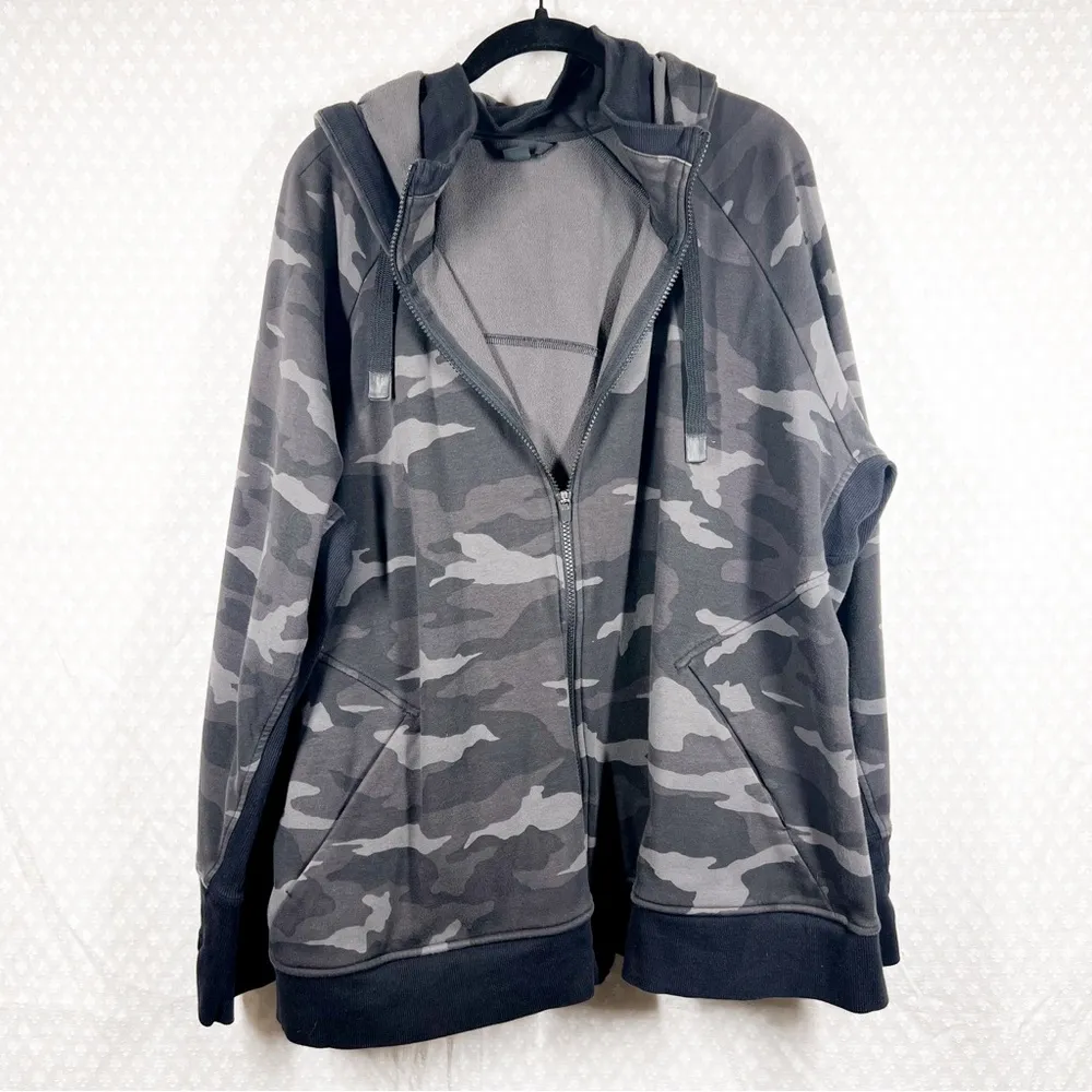 Athleta‎ Black Camo Triumph Printed Hooded Jacket - Image 2