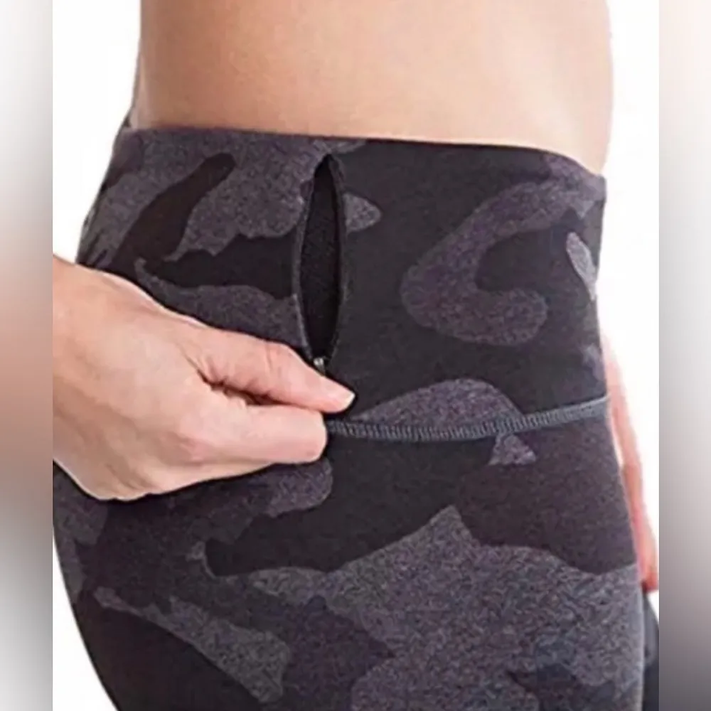 Tuff Athletics Camo Leggings Size Large - Image 9