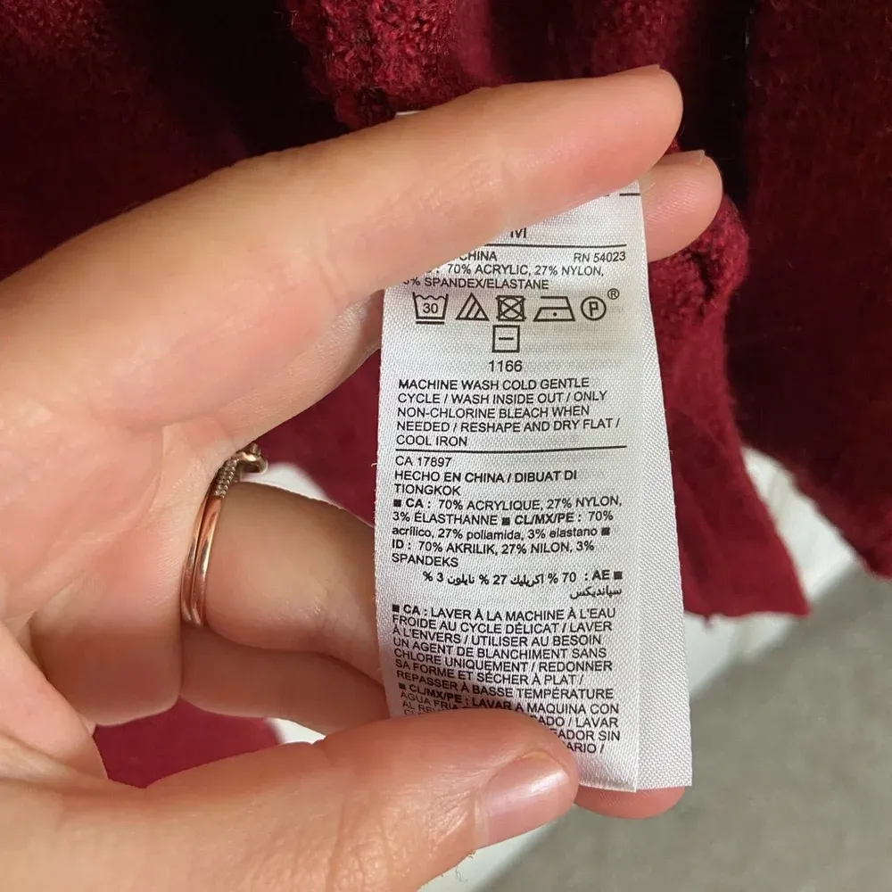 NWOT | Old Navy women’s plush knit cardigan —‎ medium - Image 4