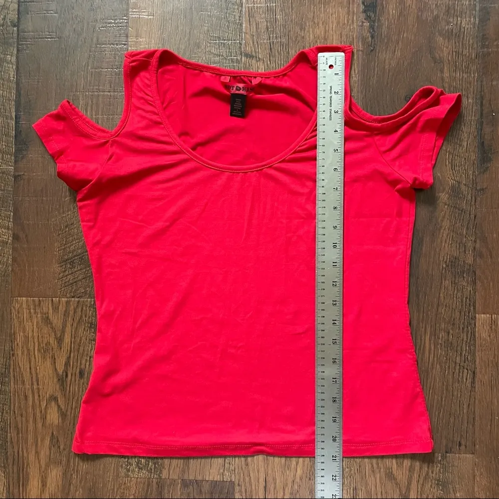 fire engine red, shoulder bearing t-shirt, size XL - Image 7