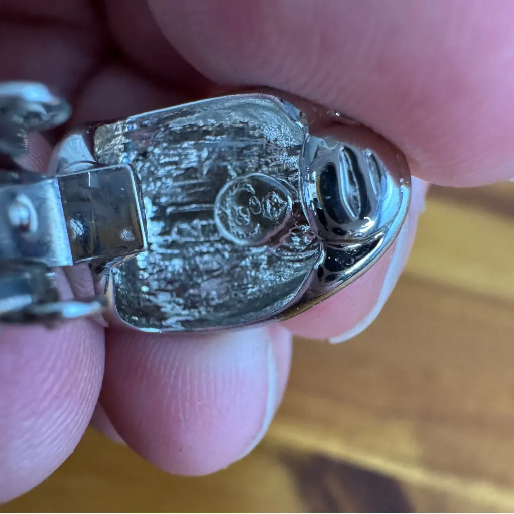 Premier Designs  PD silver toned clip on teardrop stud - Image 4