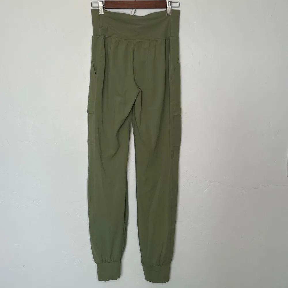 Athleta  Salutation Cargo Jogger Green Size Small Tall Athleisure - Image 3