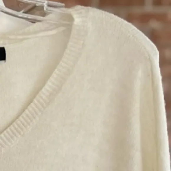 Vera Moda Sweater Fuzzy Tunic High Low Ivory Long Sleeve M V-Neck Relaxed Cozy - Image 3