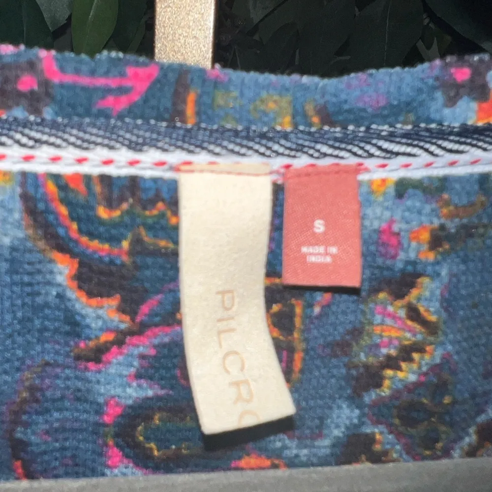 ANTHROPOLOGIE Pilcro Thermal Waffle Knit Medallion V Neck Long Sleeve Top Small - Image 3