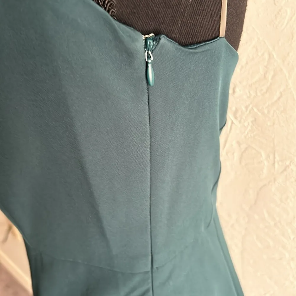 Emerald green one shoulder long sleeve sweetheart neckline semi formal dress - Image 2