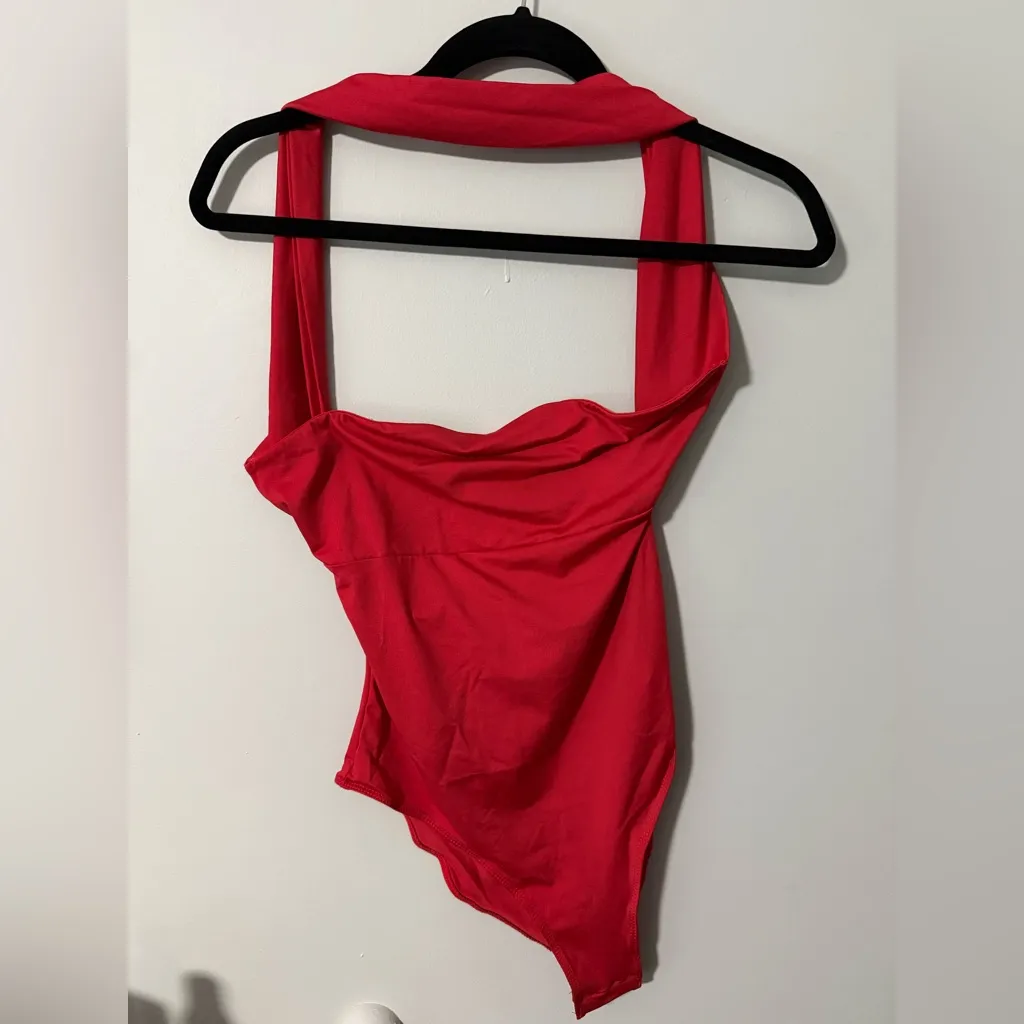 SheIn NWOT  Red Backless Bodysuit - Image 3