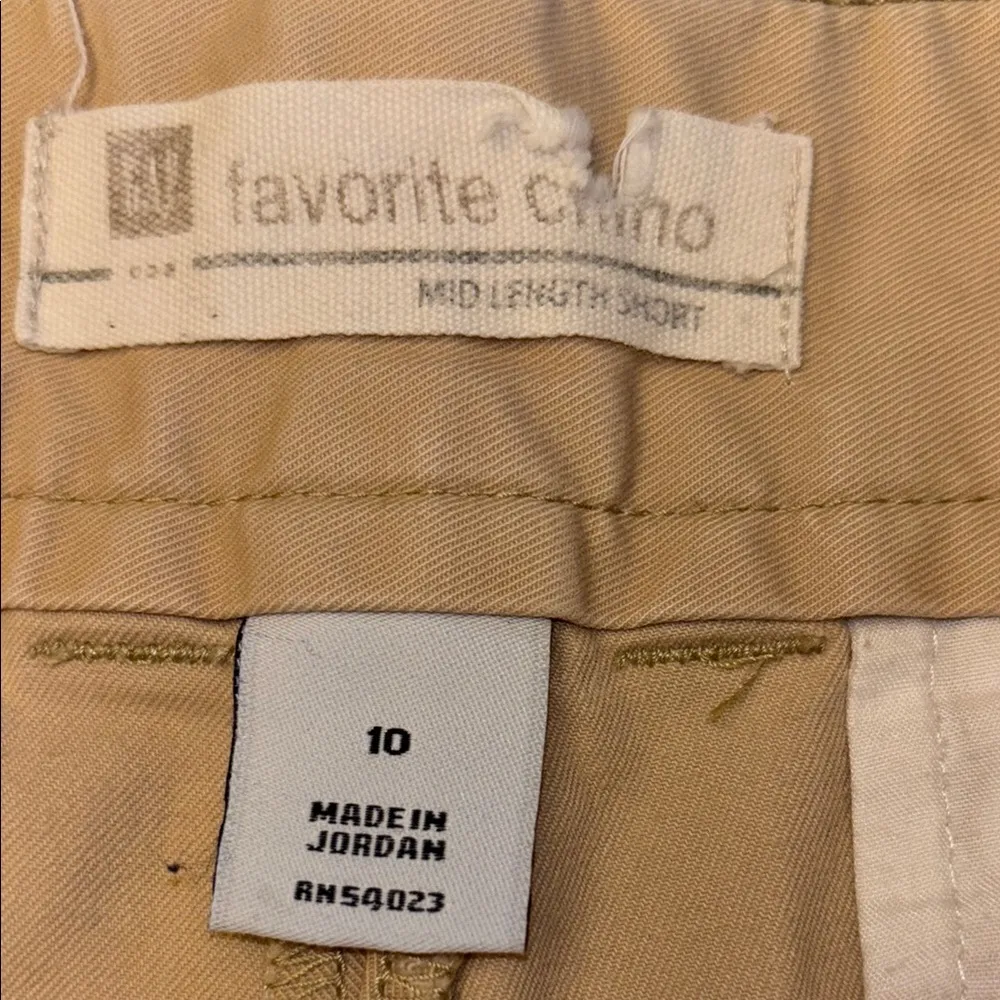 GAP Size 10 Favorite Chino Mid Length 5” Shorts Flat Front Tan Classic Bermuda - Image 4