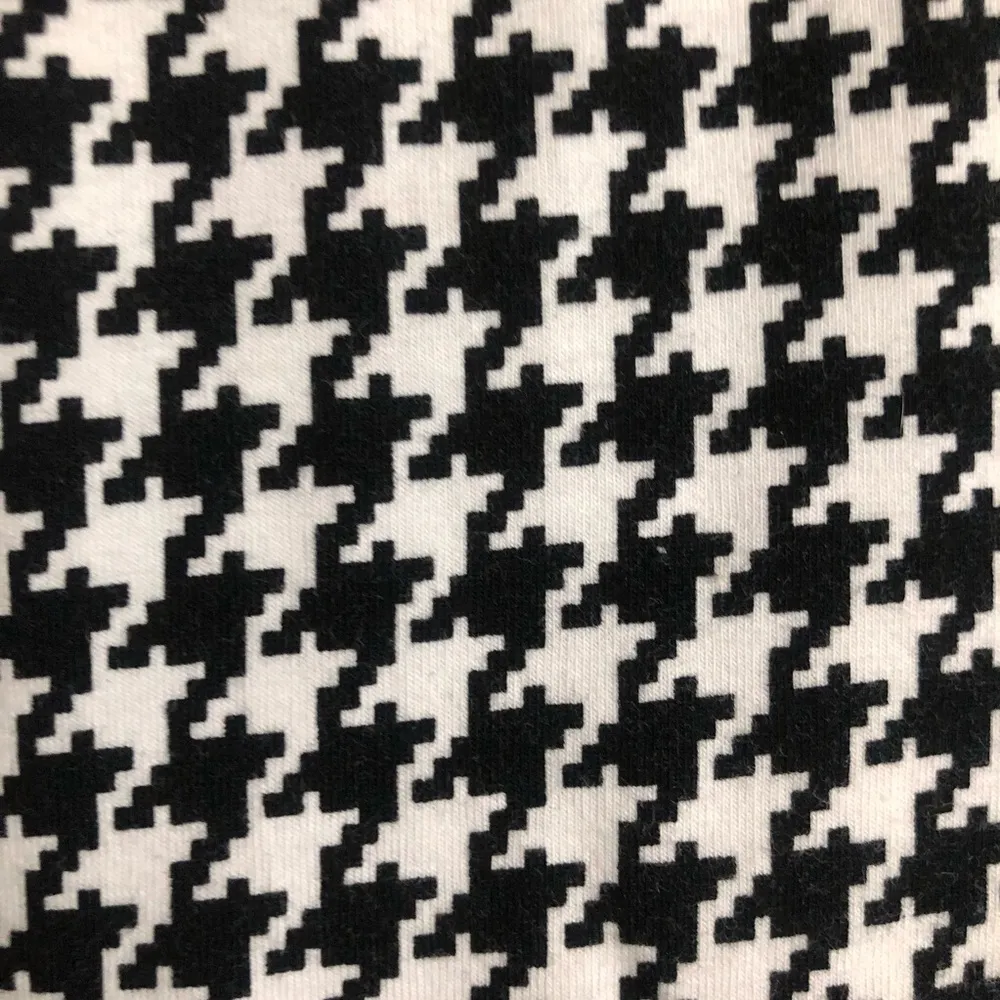 Sweet Houndstooth Leggings. Size Medium - Image 5