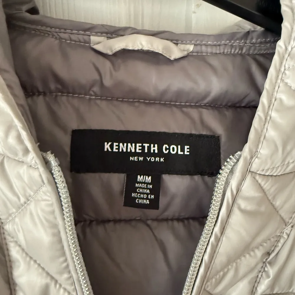 Kenneth Cole Silver Puffer Jacket - Image 3