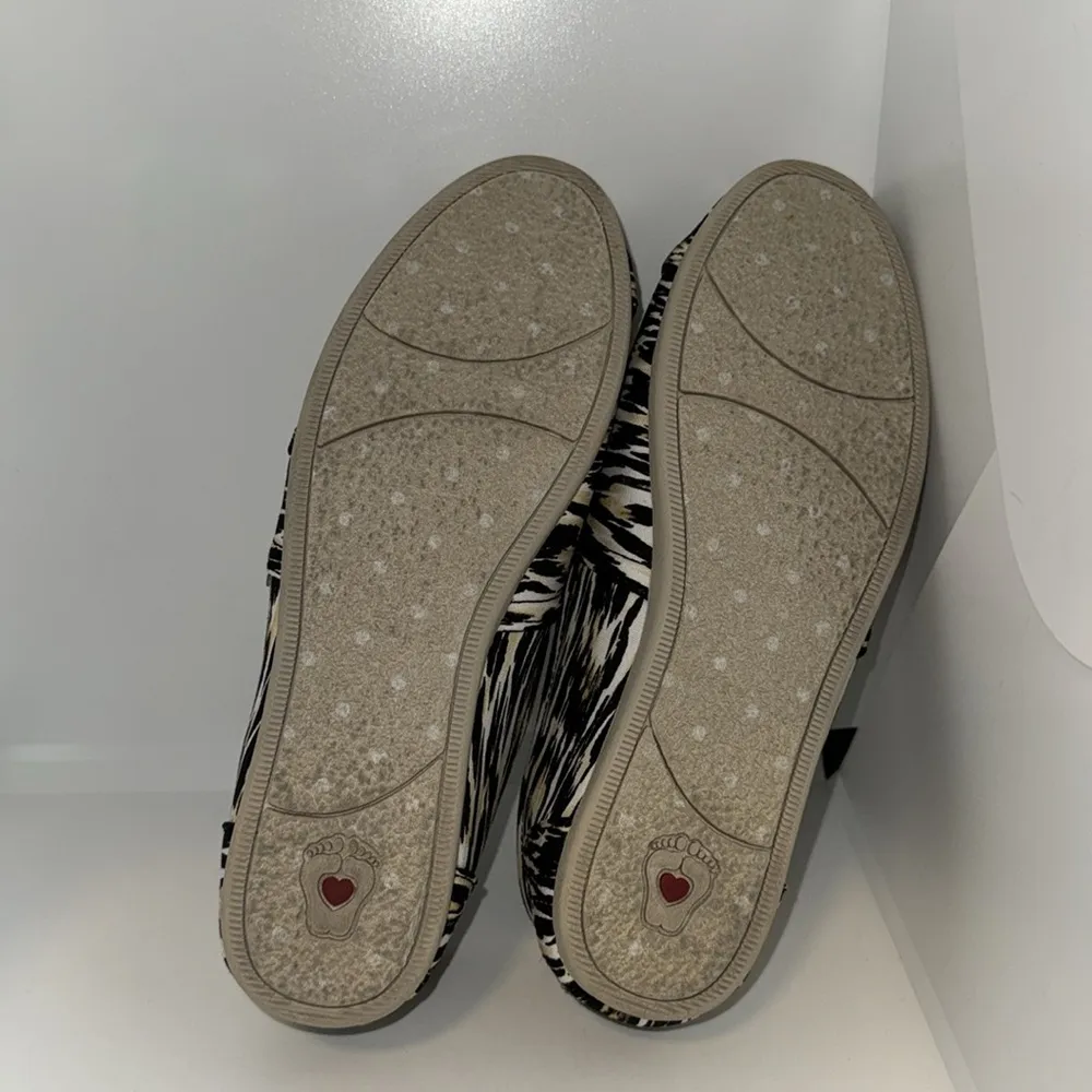 Skechers BOBS Canvas Slip On Flats w Memory Foam Zebra Animal Print Women’s 6.5 - Image 9