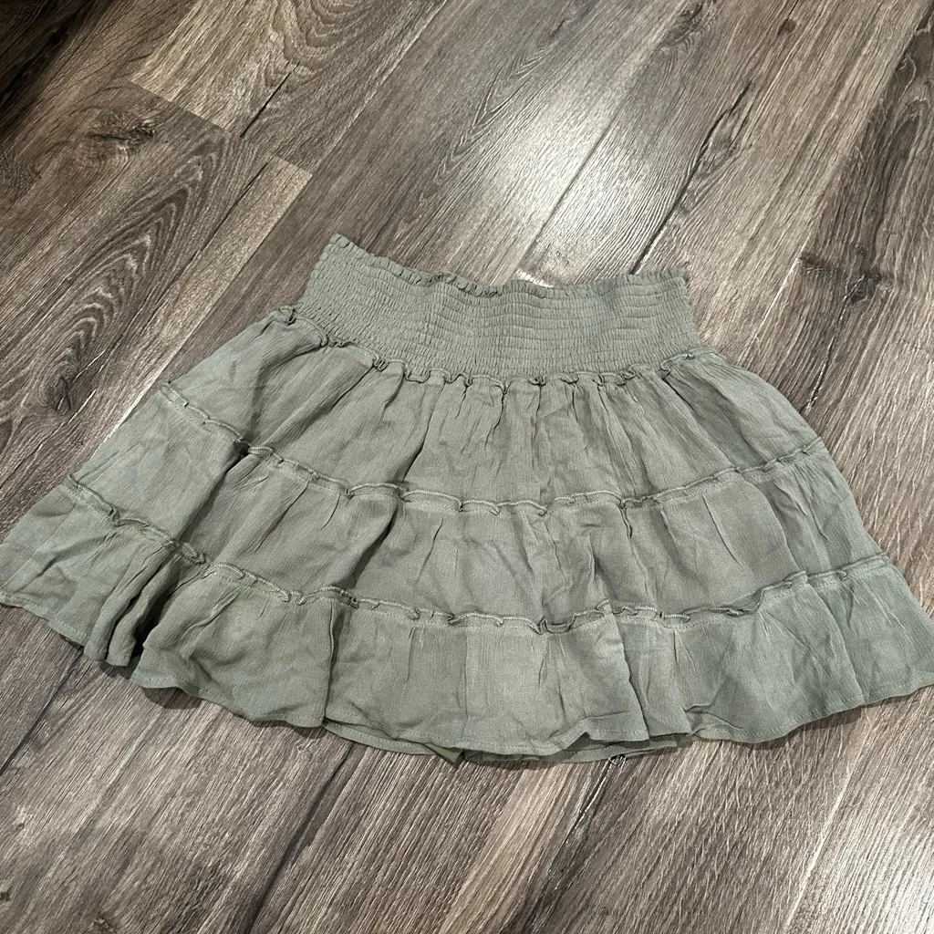 Pink Lily Smocked Sage Green Skort - Image 5