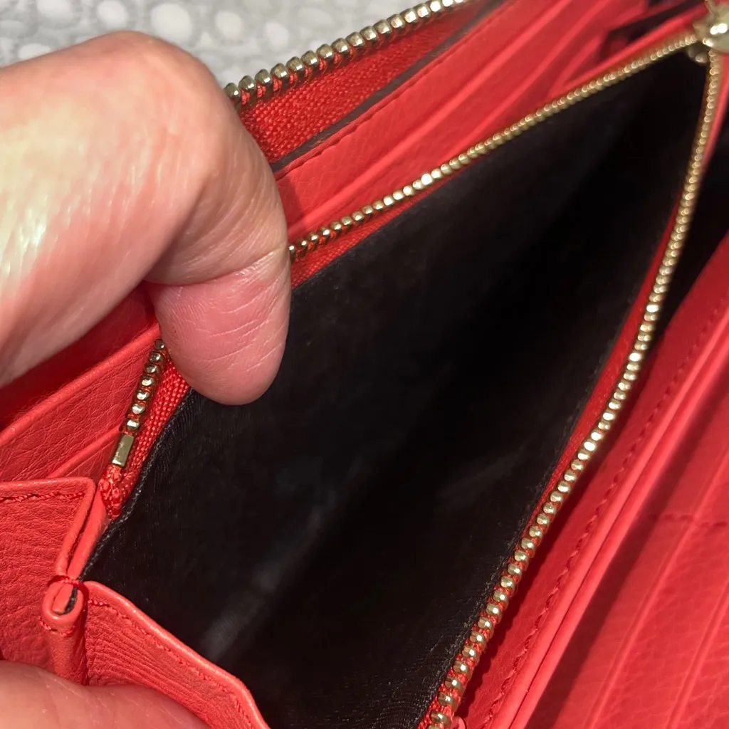 Gucci Vibrant Coral Leather Zippy Wallet - Image 10