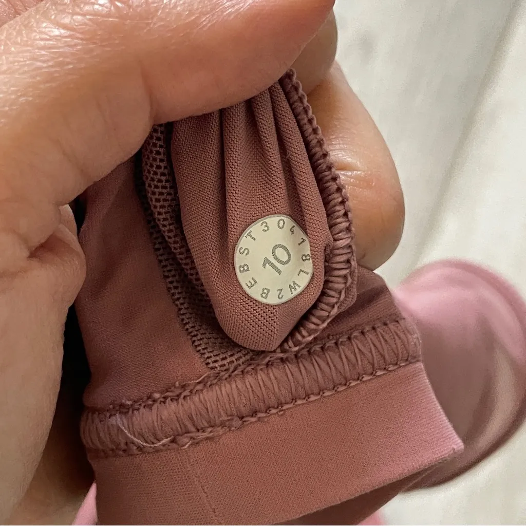 Lululemon Sports Bra ease to breathe womens Pink Spanish Rose (size 10) workout - Image 5
