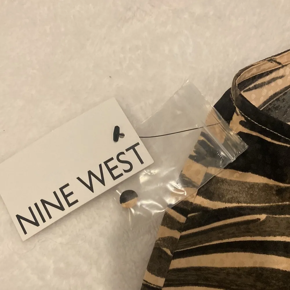 Nine‎ West Women’s Top Sz XS Tank Animal Print Silky Camisole Blouse - Image 4